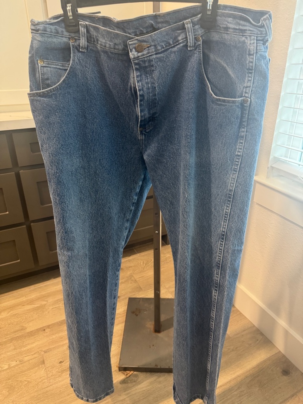 Wrangler Men's Straight Leg Blue Denim Jeans